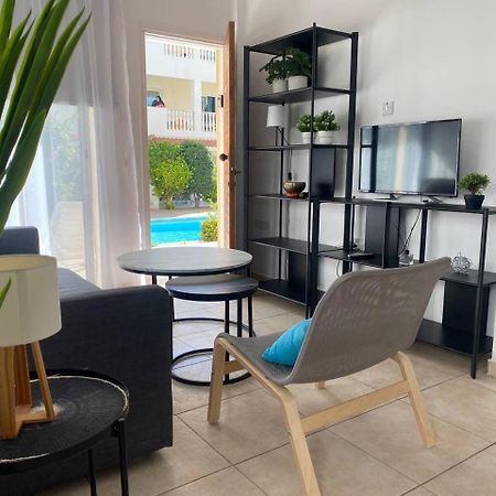 Beautiful One Bed Apartment In Paphos Bagian luar foto