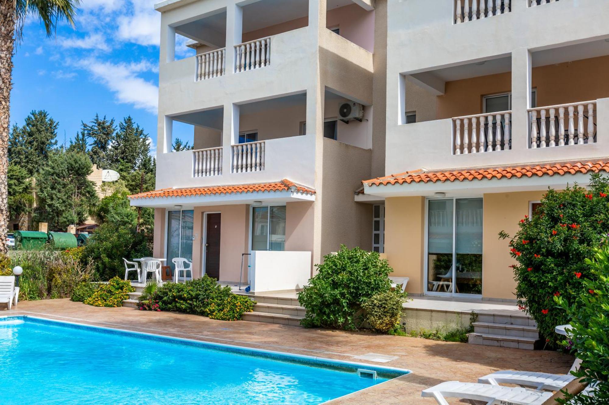 Beautiful One Bed Apartment In Paphos Bagian luar foto