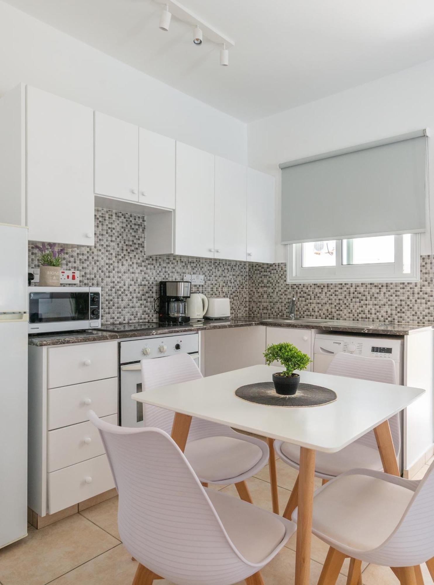 Beautiful One Bed Apartment In Paphos Bagian luar foto