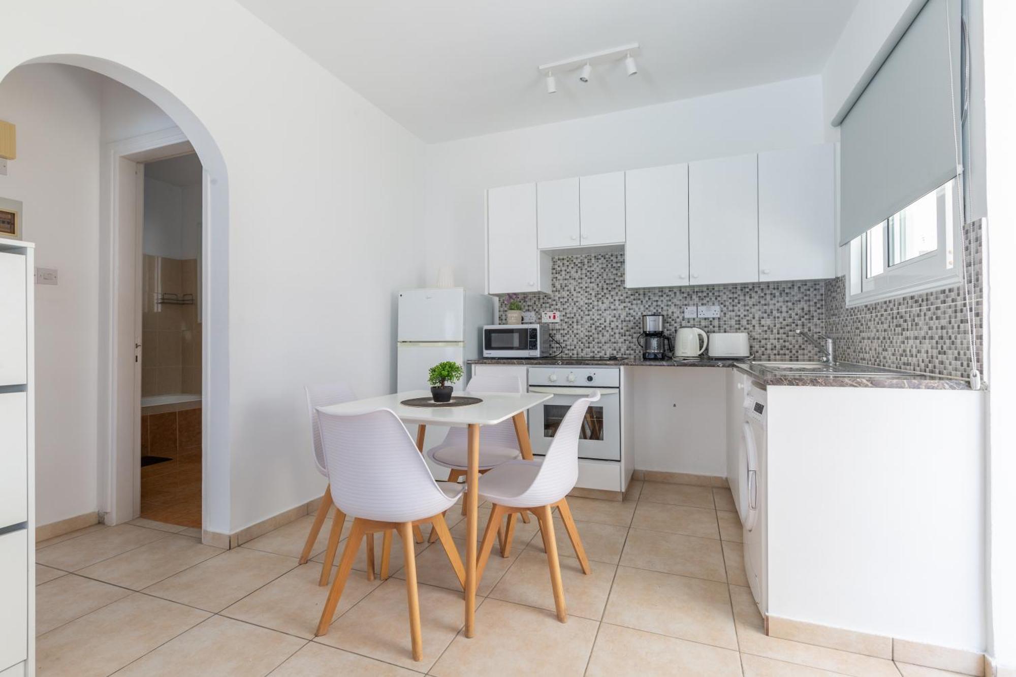 Beautiful One Bed Apartment In Paphos Bagian luar foto
