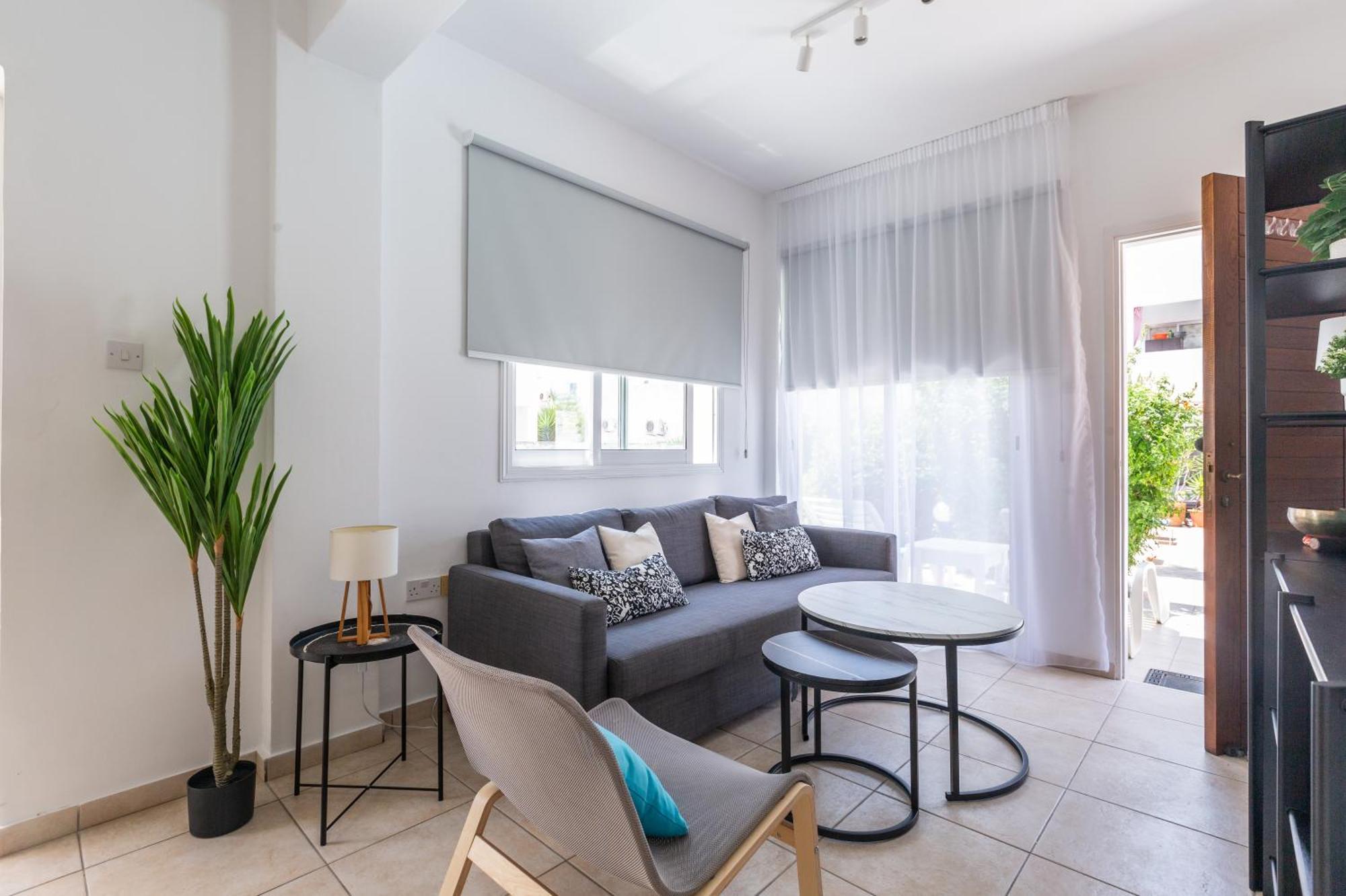 Beautiful One Bed Apartment In Paphos Bagian luar foto