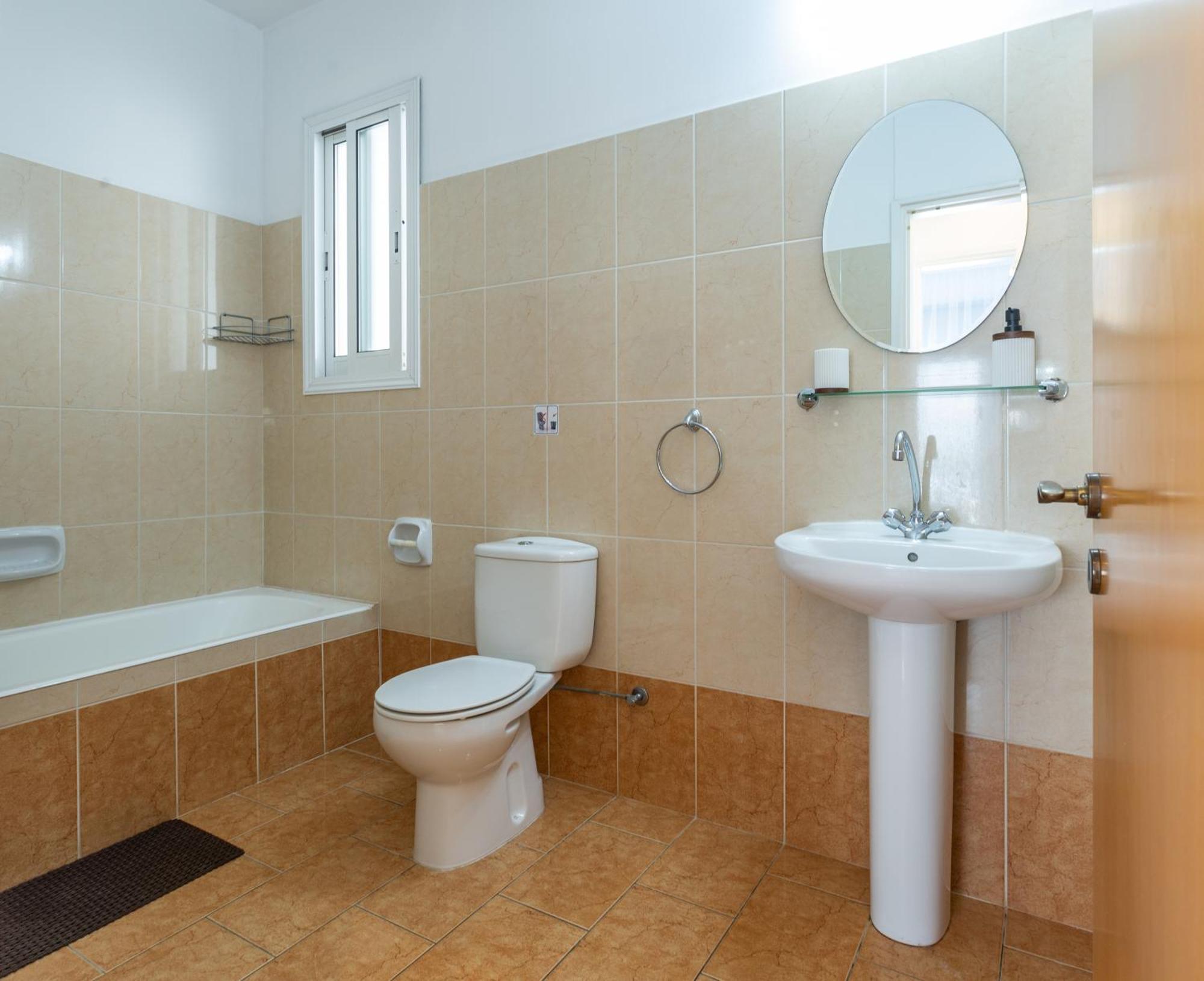 Beautiful One Bed Apartment In Paphos Bagian luar foto