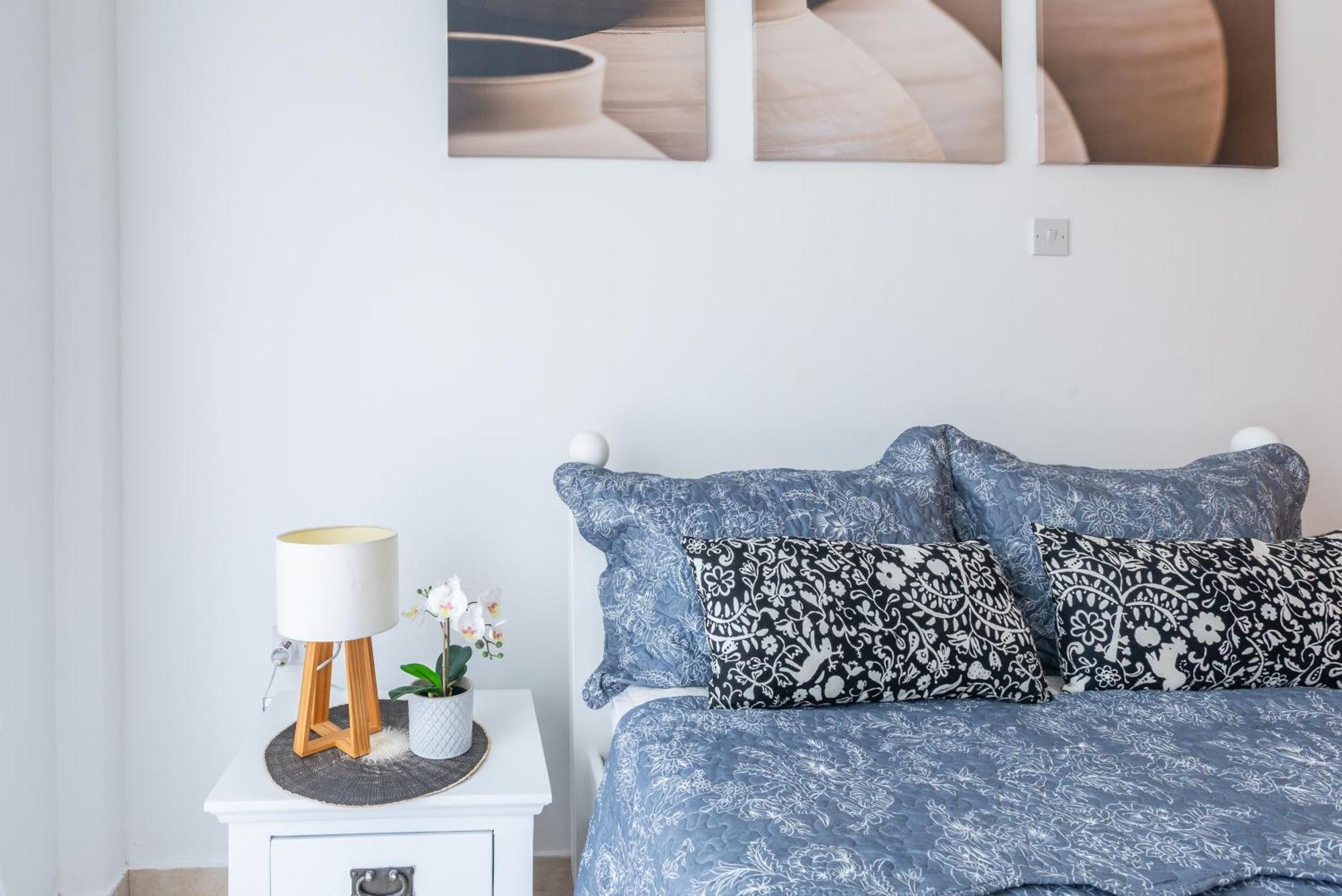 Beautiful One Bed Apartment In Paphos Bagian luar foto