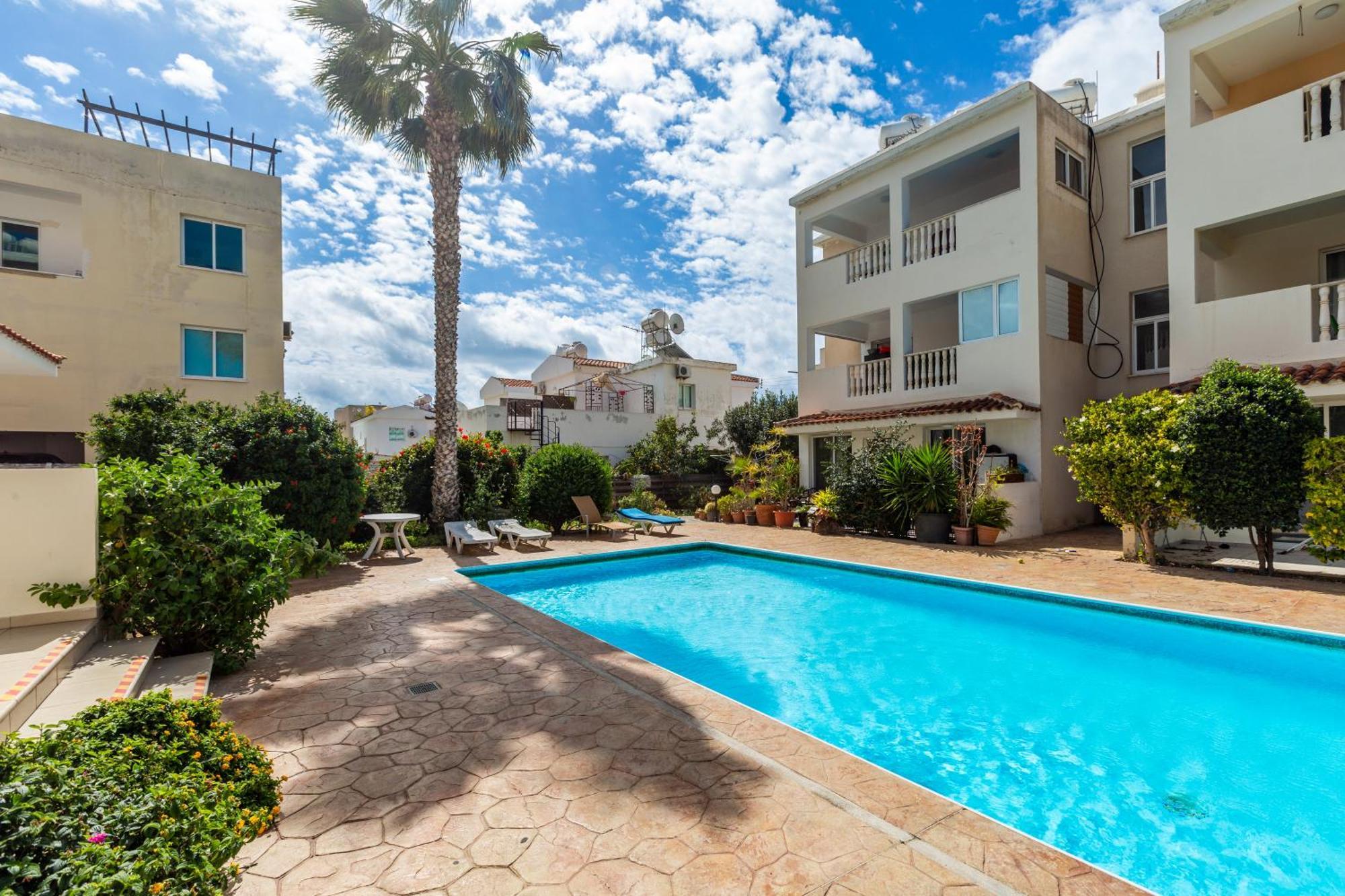 Beautiful One Bed Apartment In Paphos Bagian luar foto
