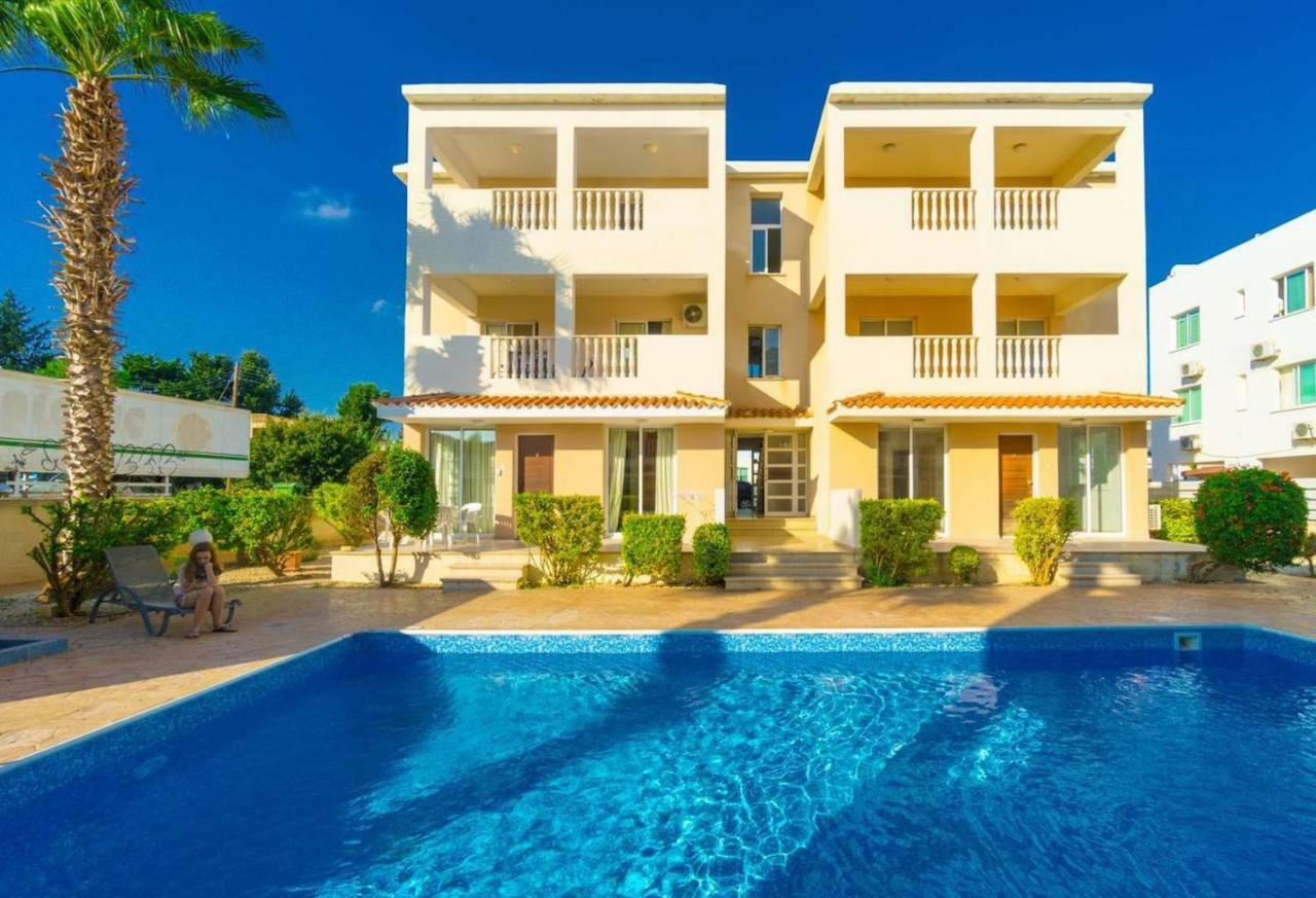Beautiful One Bed Apartment In Paphos Bagian luar foto
